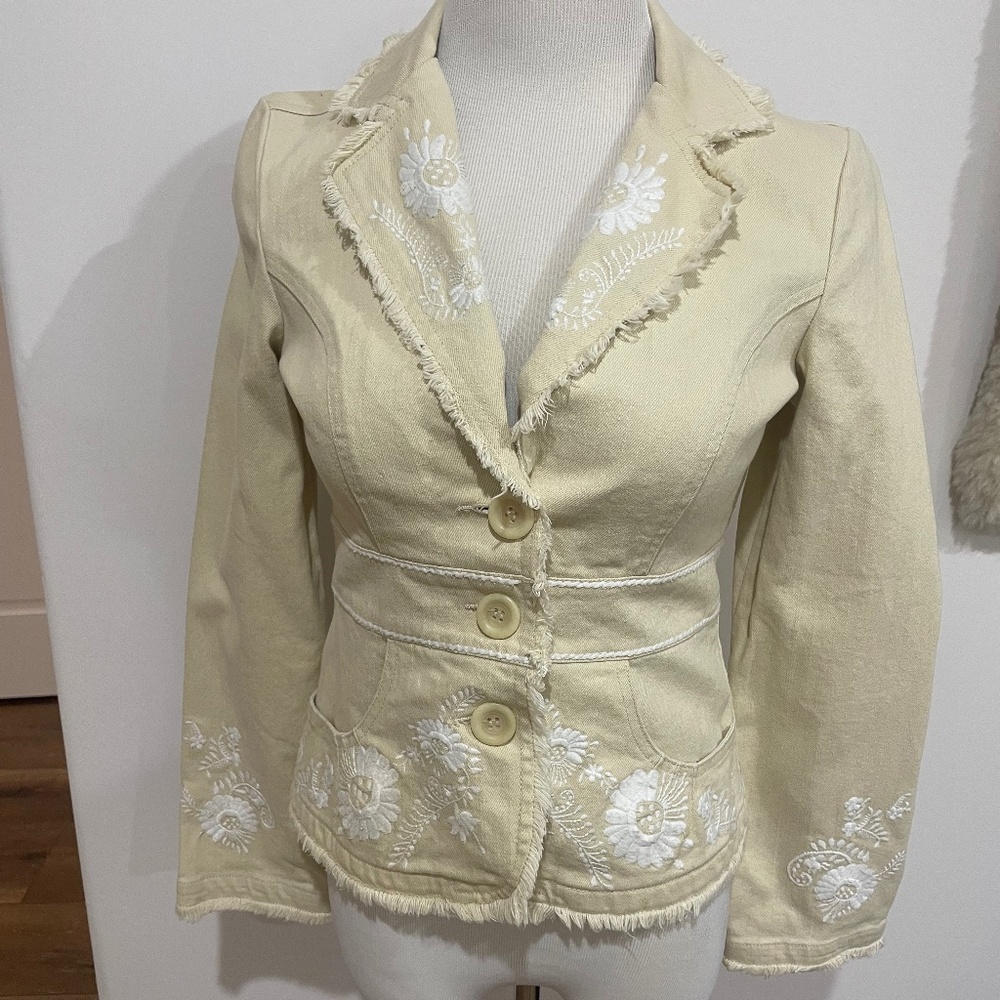 White House Black Market Size 6 Light Tan Embroidered Jacket